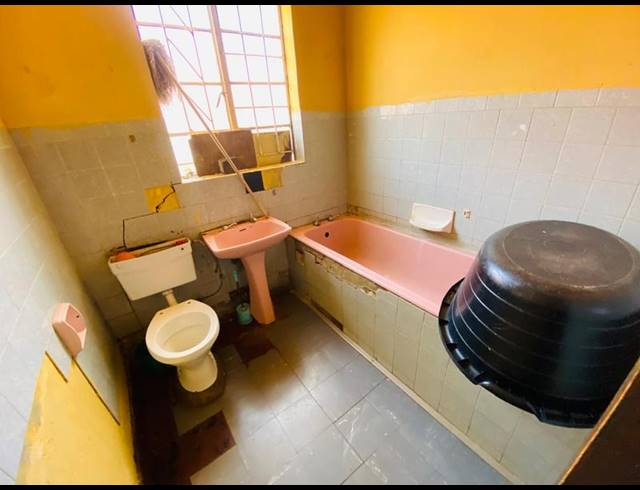 7 BEDROOM HOUSE FOR SALE IN SPRINGS CENTRAL